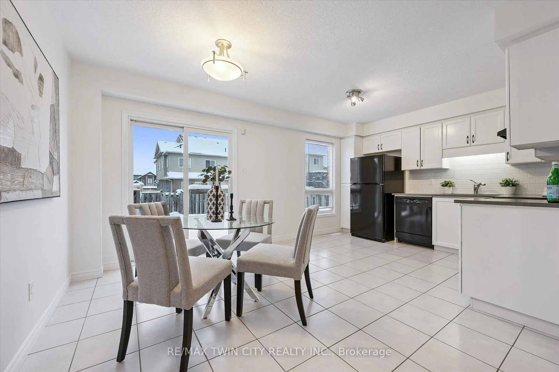 Photo 9 of 268 Parkvale Drive, Kitchener — HOMEH
