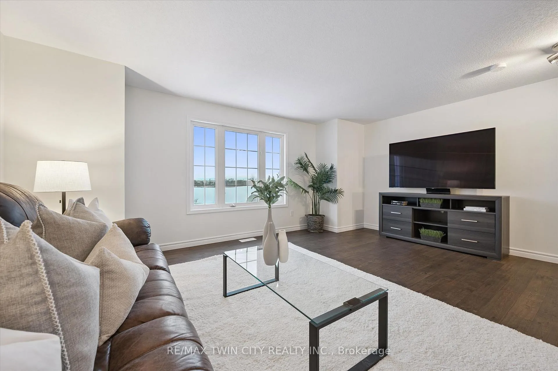 Photo 22 of 268 Parkvale Drive, Kitchener — HOMEH