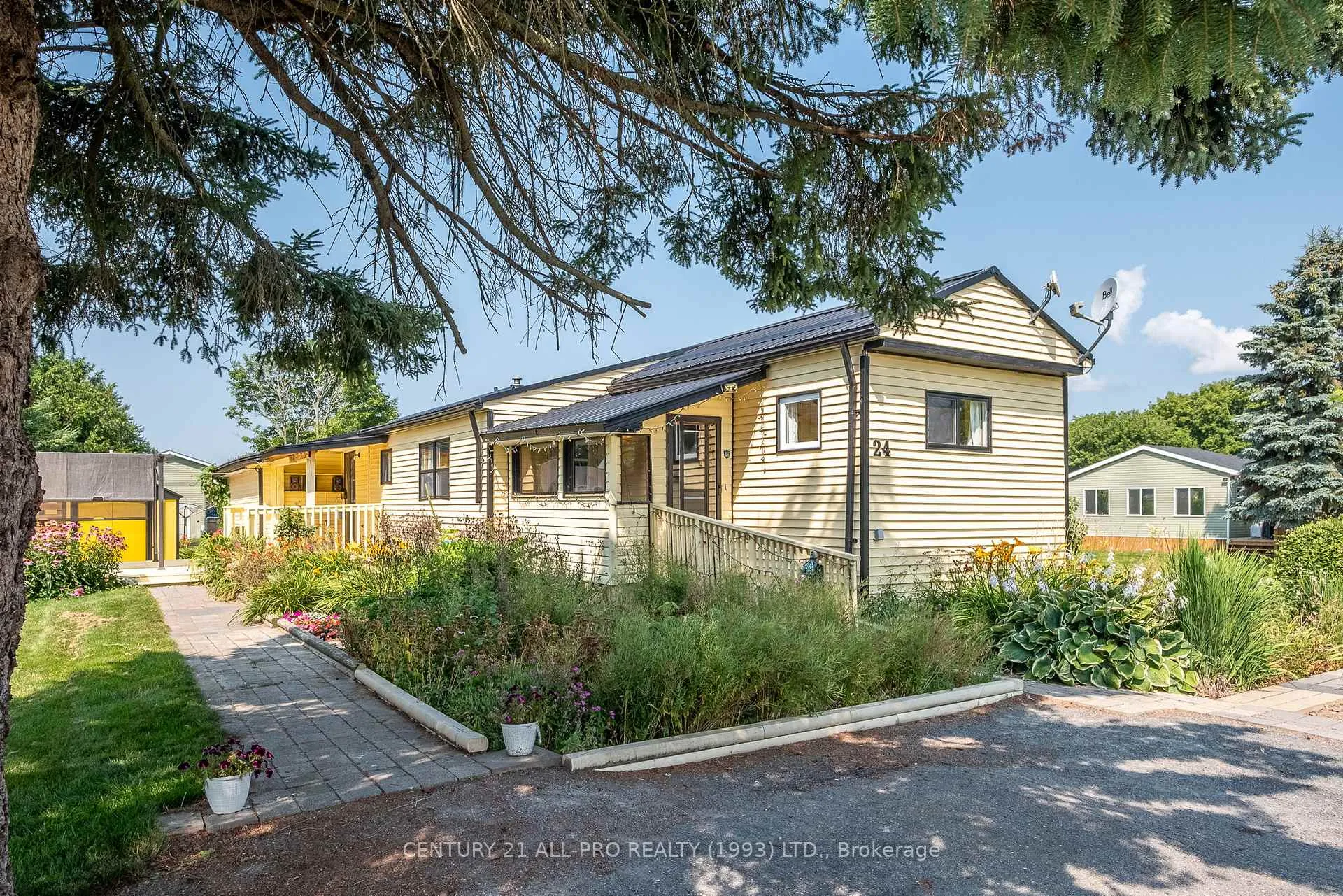Photo 1 of 24 Hillview Drive, Hamilton Township, Rural Hamilton — HOMEH