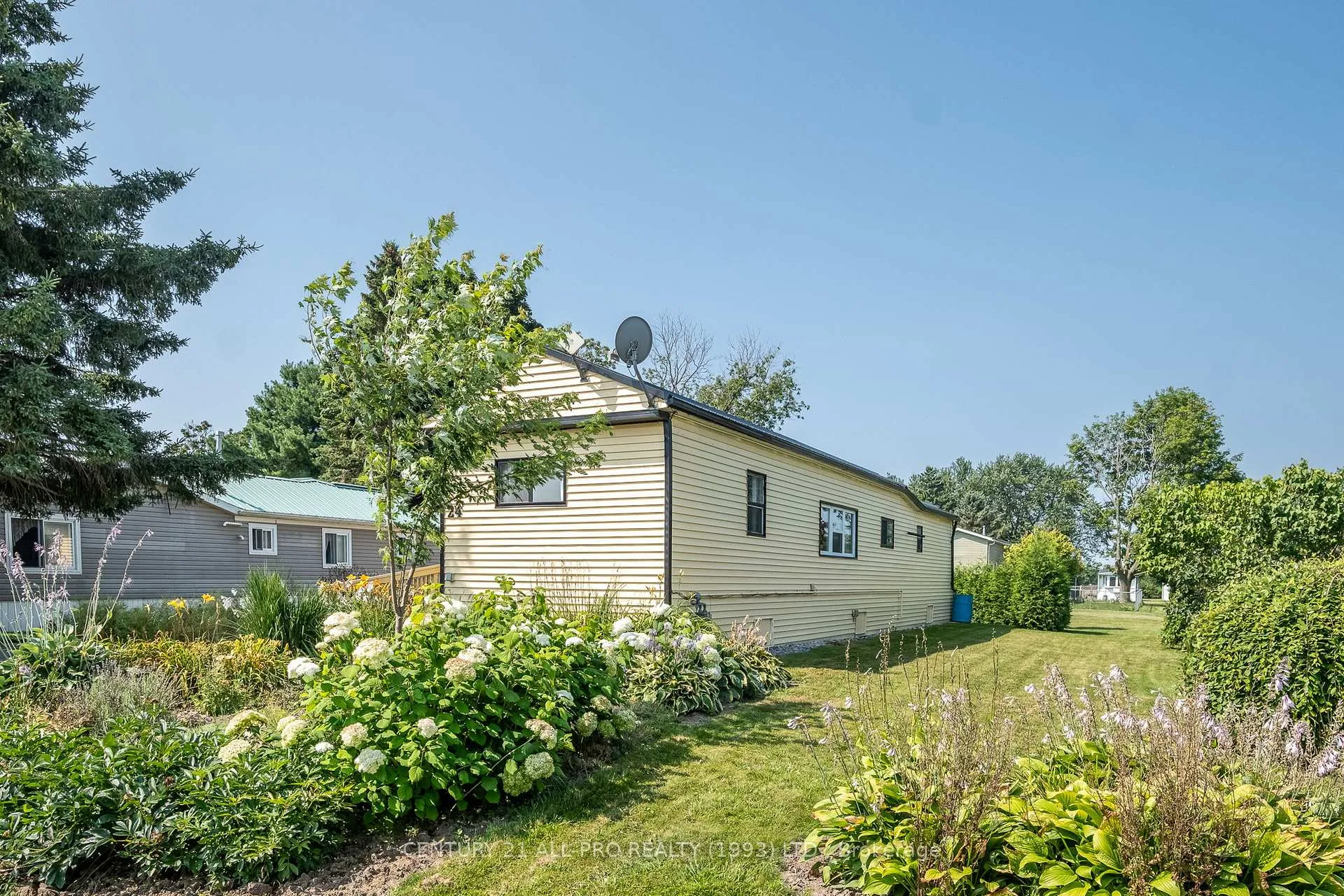 Photo 4 of 24 Hillview Drive, Hamilton Township, Rural Hamilton — HOMEH