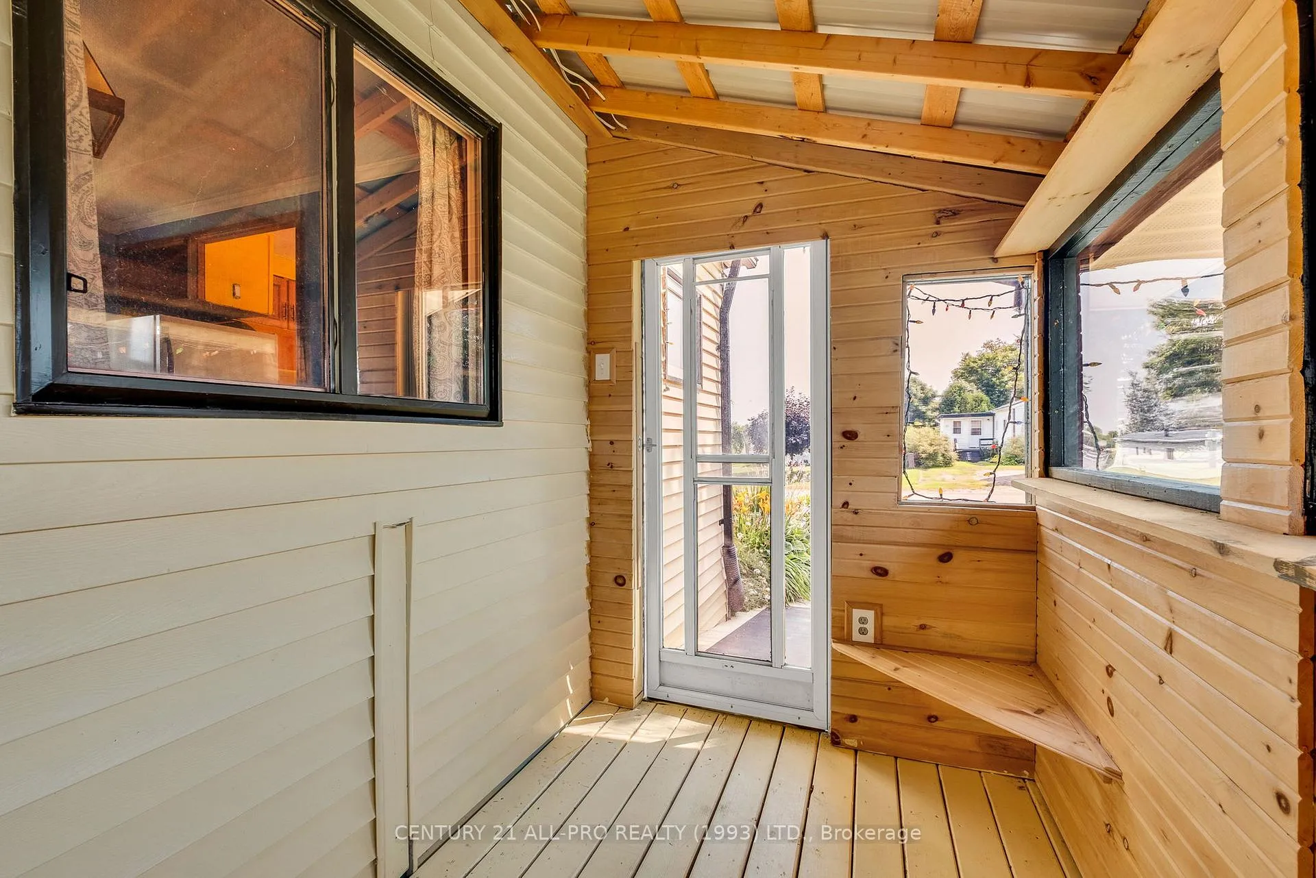 Photo 6 of 24 Hillview Drive, Hamilton Township, Rural Hamilton — HOMEH