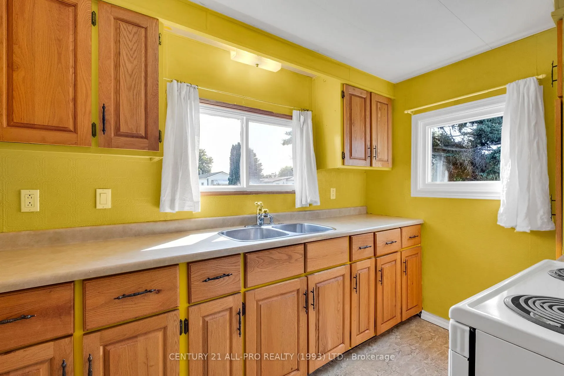 Photo 11 of 24 Hillview Drive, Hamilton Township, Rural Hamilton — HOMEH