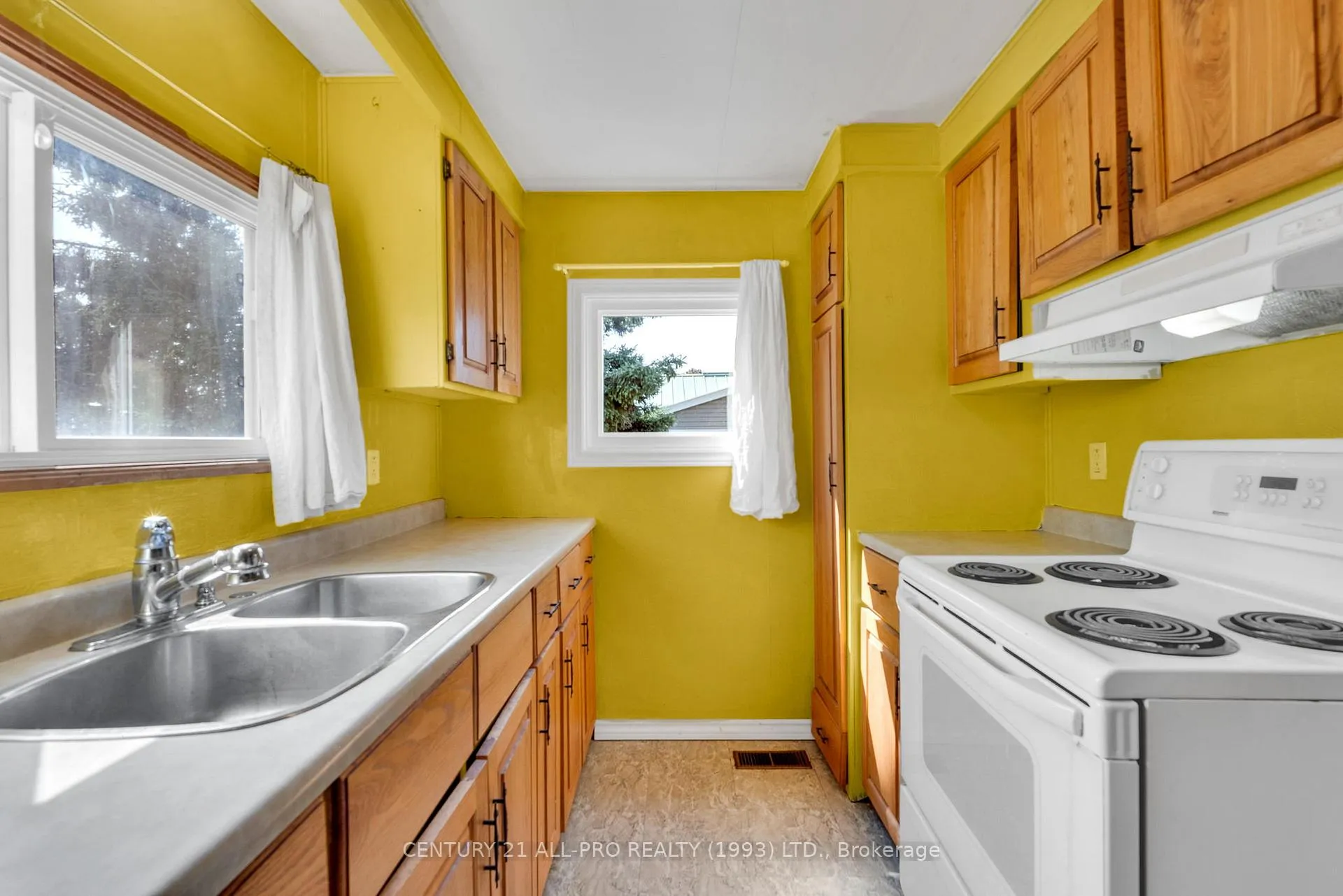 Photo 14 of 24 Hillview Drive, Hamilton Township, Rural Hamilton — HOMEH