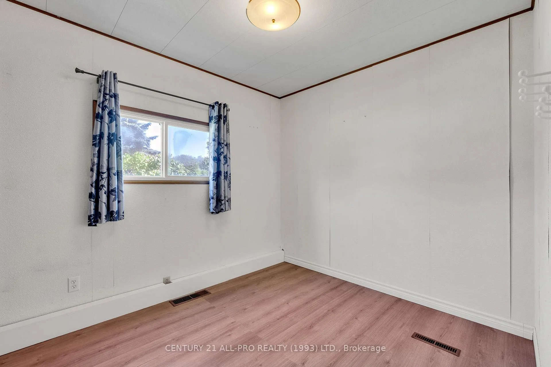 Photo 18 of 24 Hillview Drive, Hamilton Township, Rural Hamilton — HOMEH