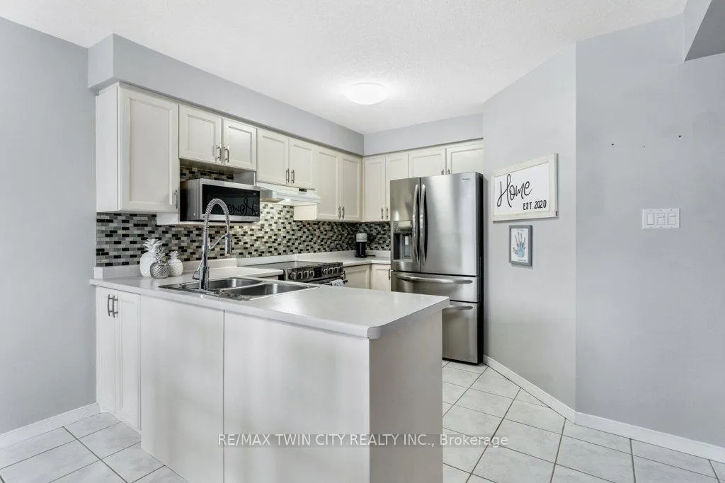Photo 10 of 102 Marston Crescent, Cambridge, Hespeler Village — HOMEH