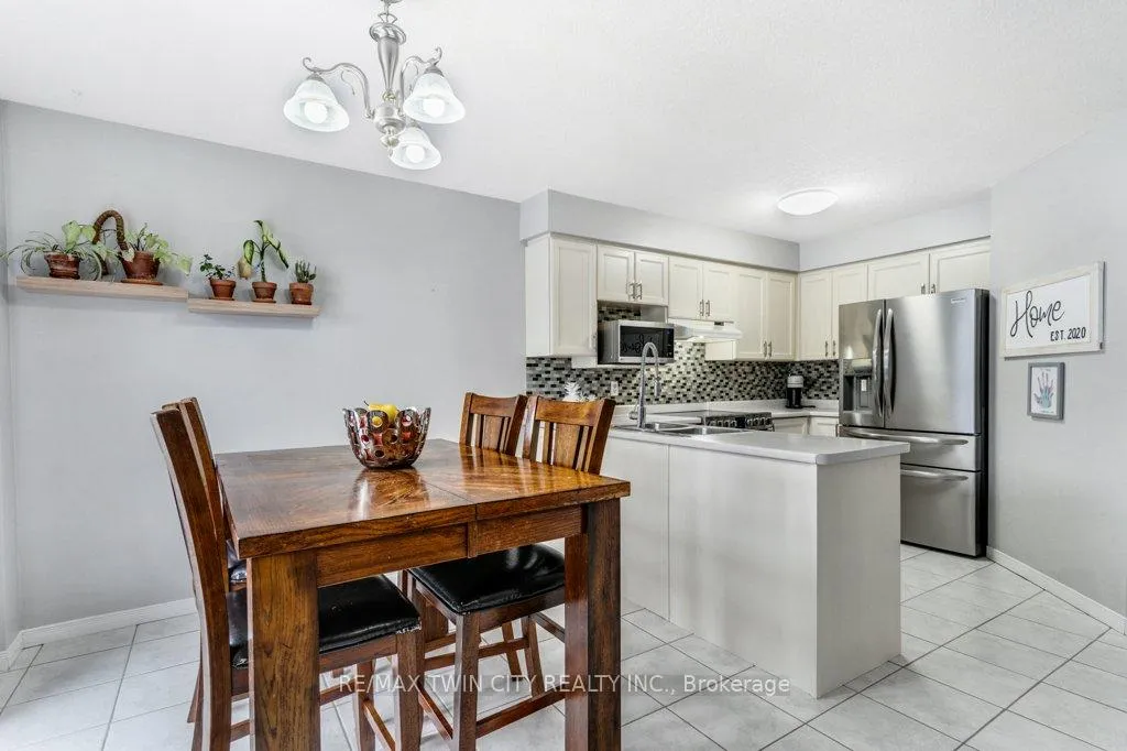 Photo 14 of 102 Marston Crescent, Cambridge, Hespeler Village — HOMEH