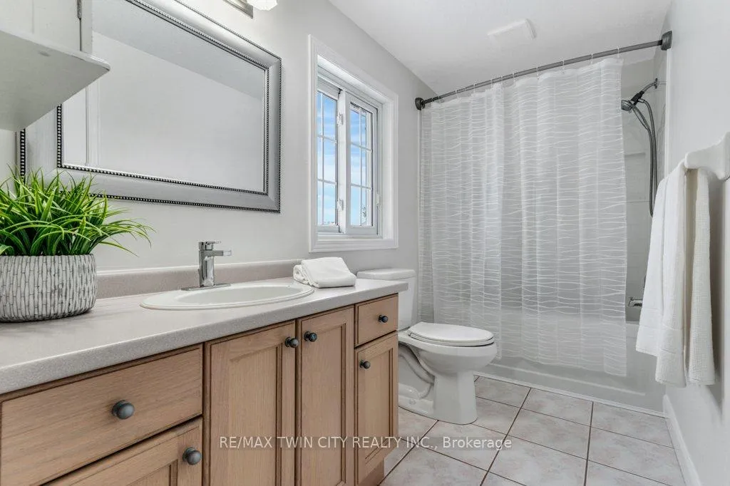 Photo 20 of 102 Marston Crescent, Cambridge, Hespeler Village — HOMEH