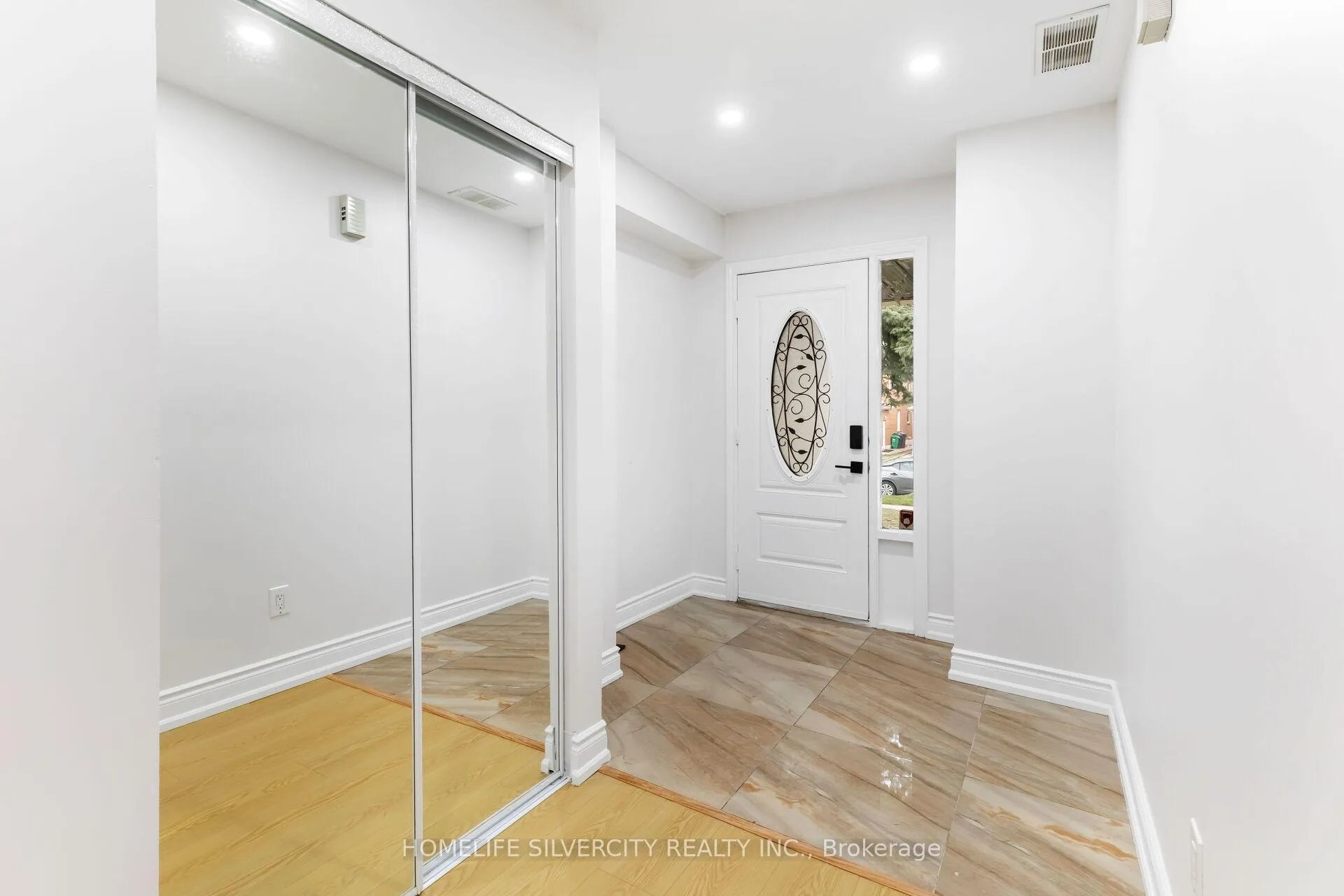 Photo 4 of 26 Cresswell Drive, Brampton, Fletcher's West — HOMEH