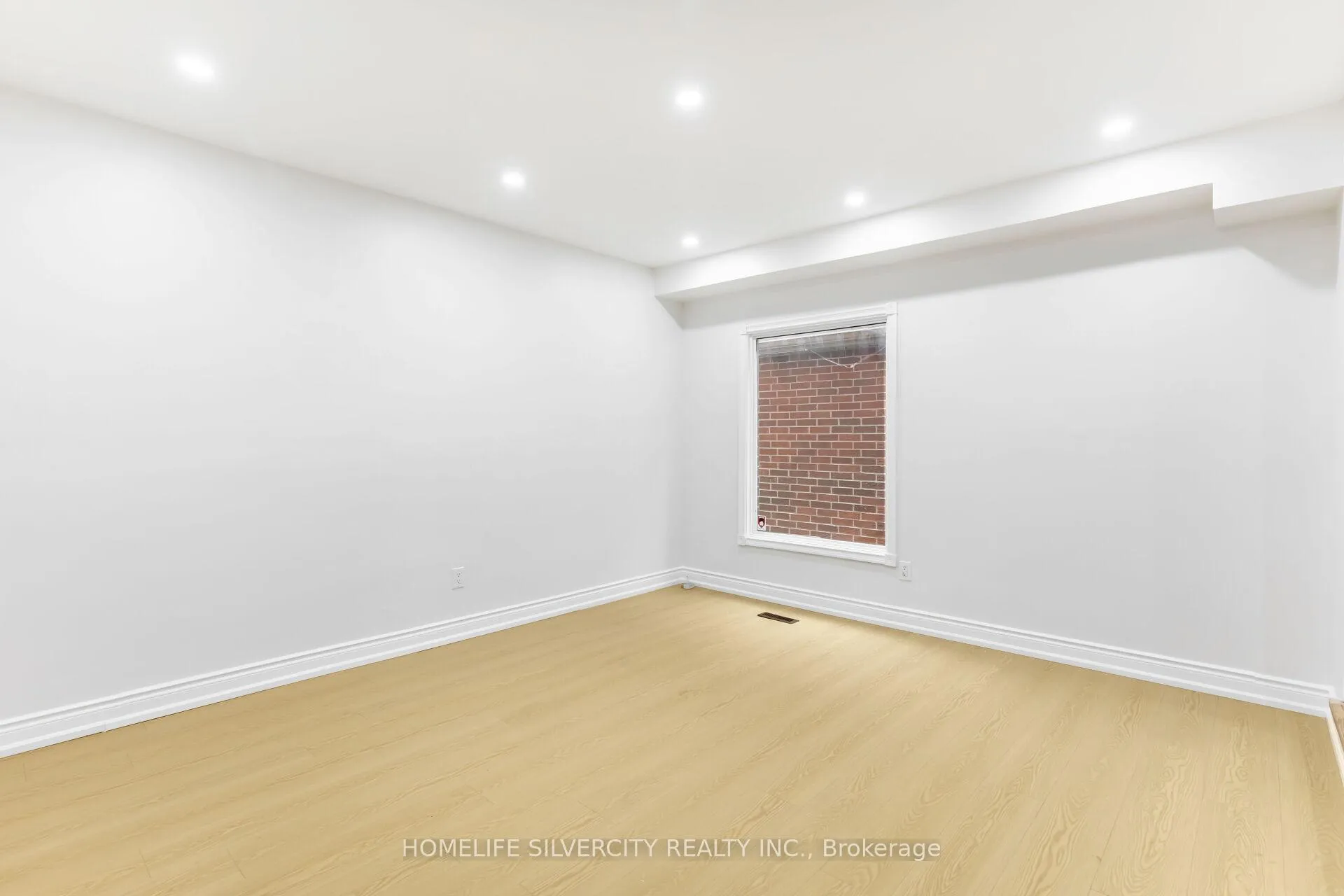 Photo 6 of 26 Cresswell Drive, Brampton, Fletcher's West — HOMEH