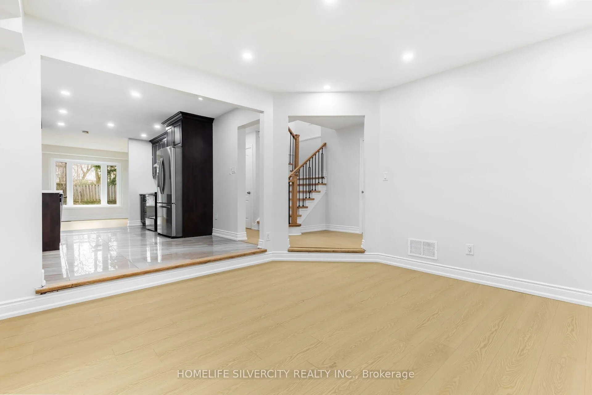 Photo 8 of 26 Cresswell Drive, Brampton, Fletcher's West — HOMEH