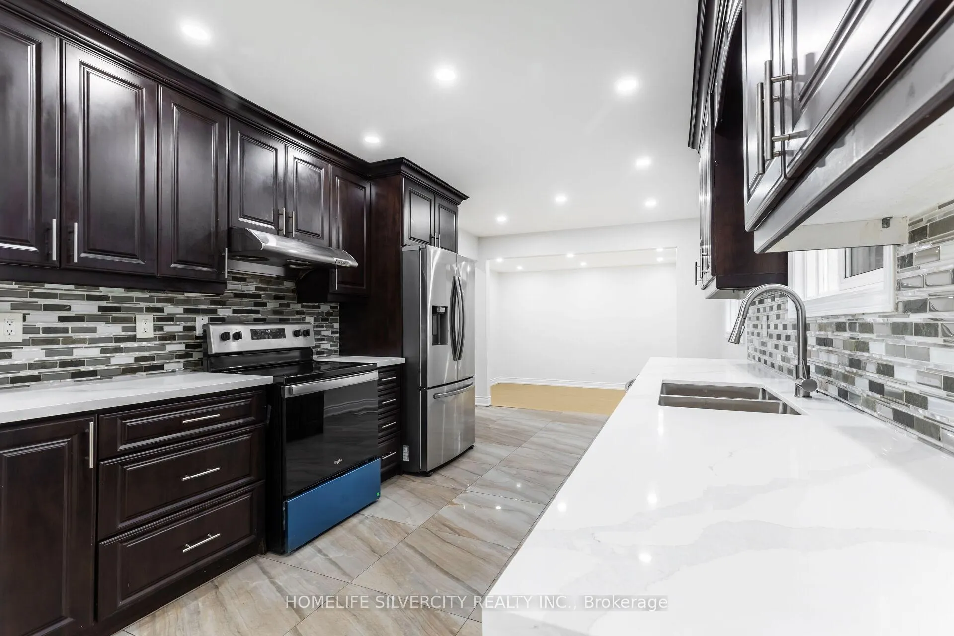 Photo 10 of 26 Cresswell Drive, Brampton, Fletcher's West — HOMEH