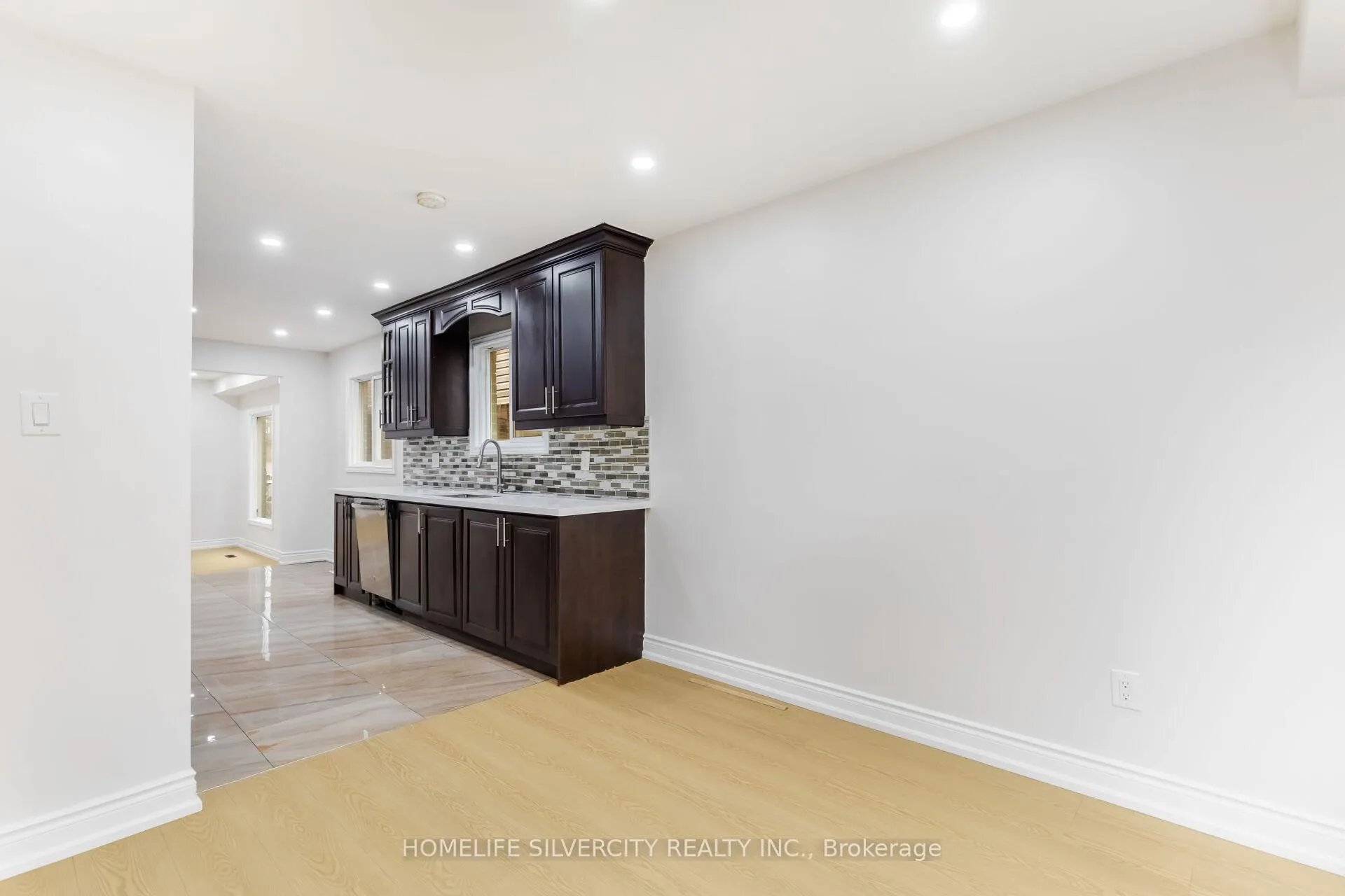 Photo 12 of 26 Cresswell Drive, Brampton, Fletcher's West — HOMEH