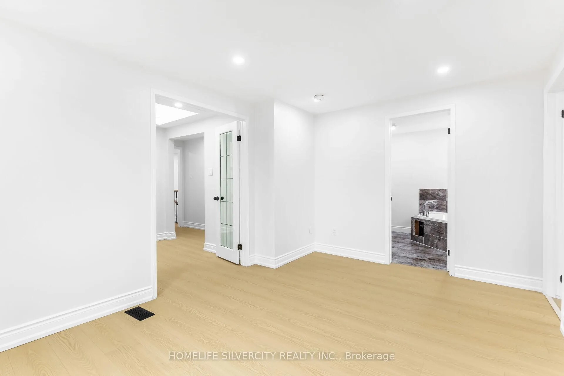 Photo 22 of 26 Cresswell Drive, Brampton, Fletcher's West — HOMEH