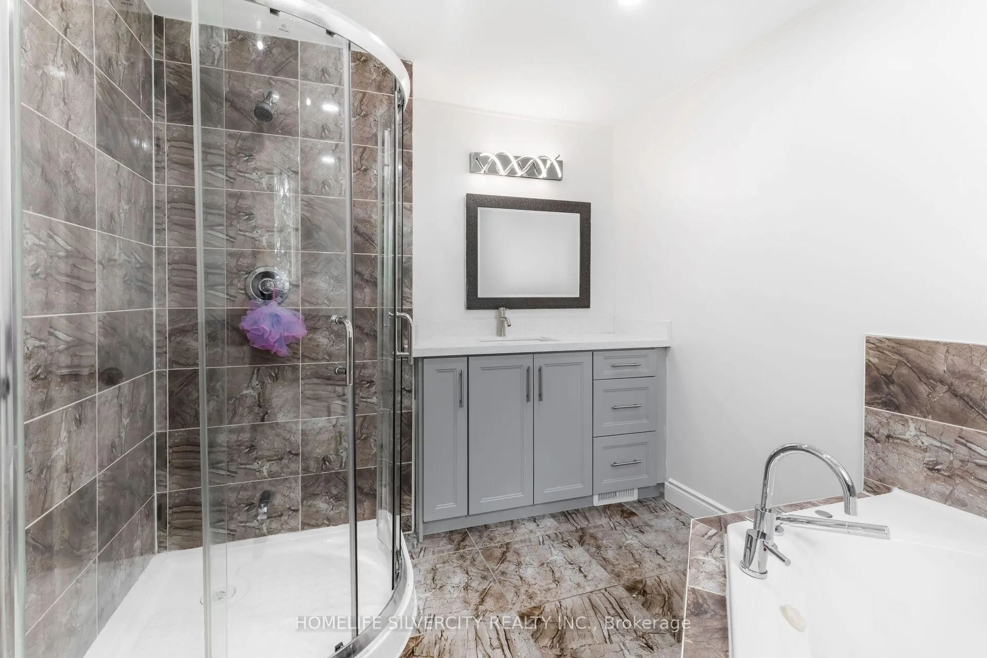 Photo 23 of 26 Cresswell Drive, Brampton, Fletcher's West — HOMEH