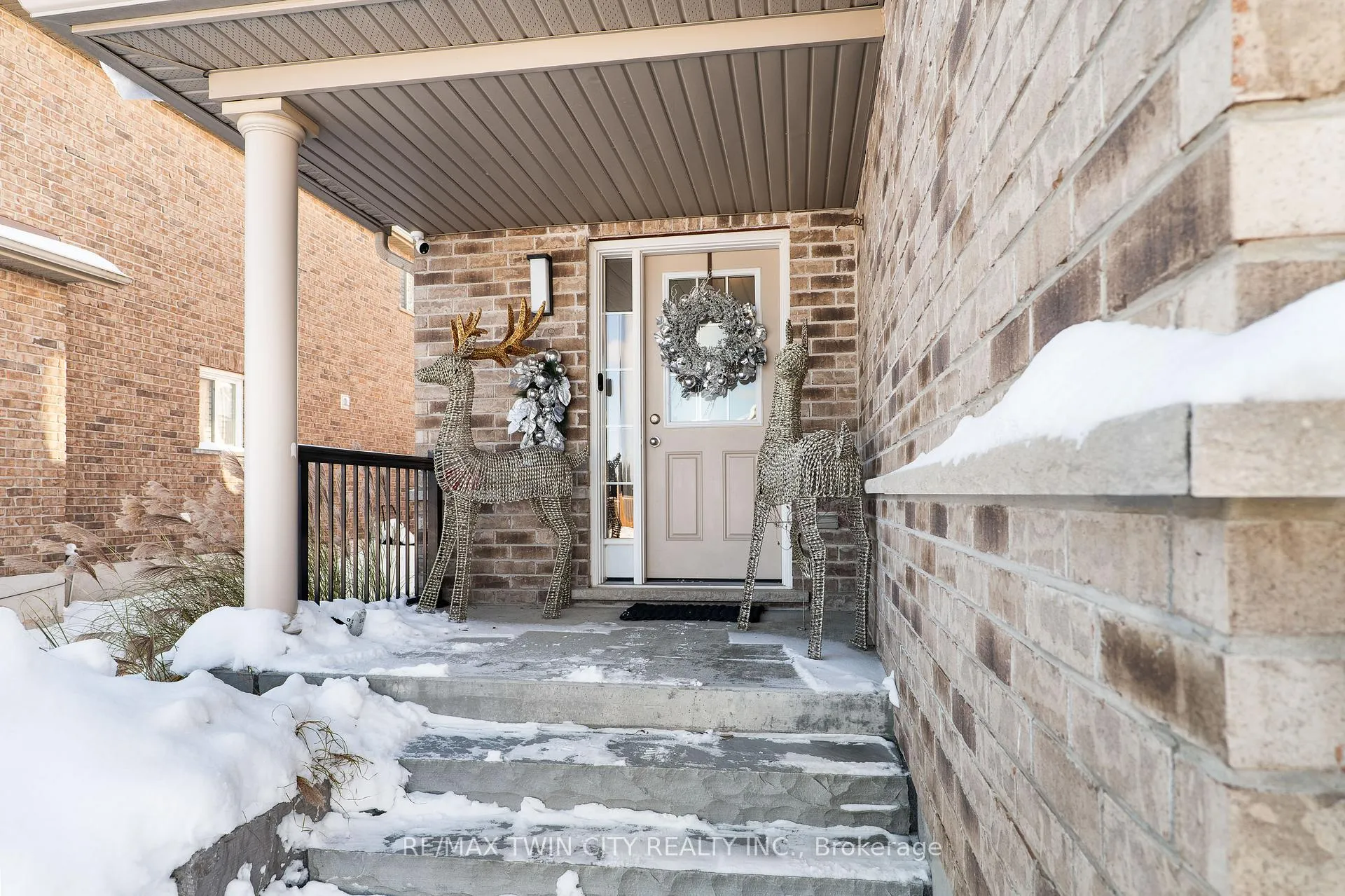 Photo 3 of 162 Banffshire Street, Kitchener — HOMEH