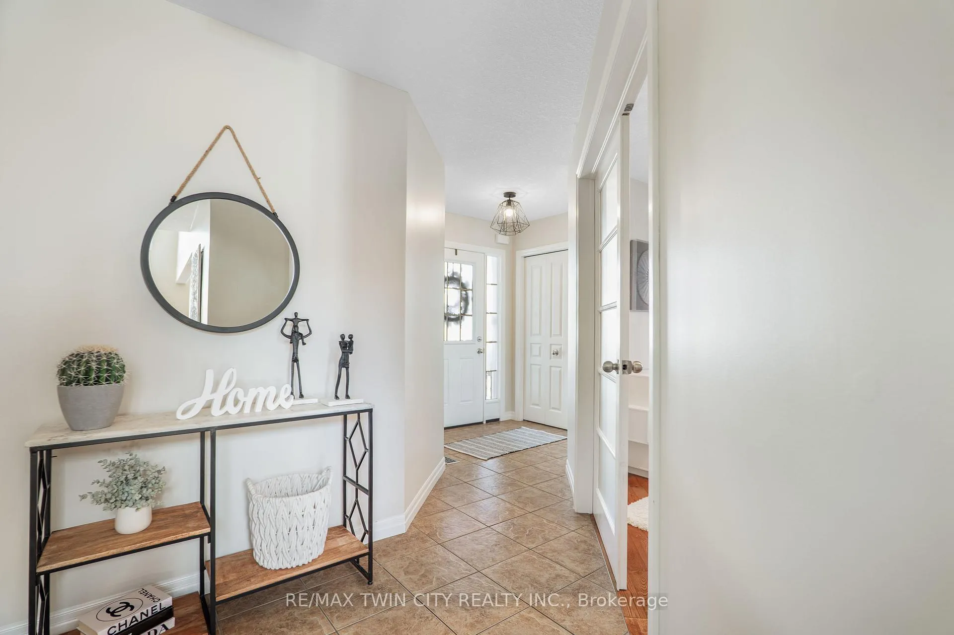 Photo 4 of 162 Banffshire Street, Kitchener — HOMEH