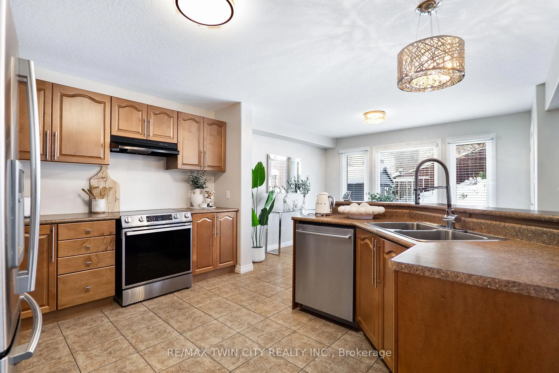 Photo 15 of 162 Banffshire Street, Kitchener — HOMEH