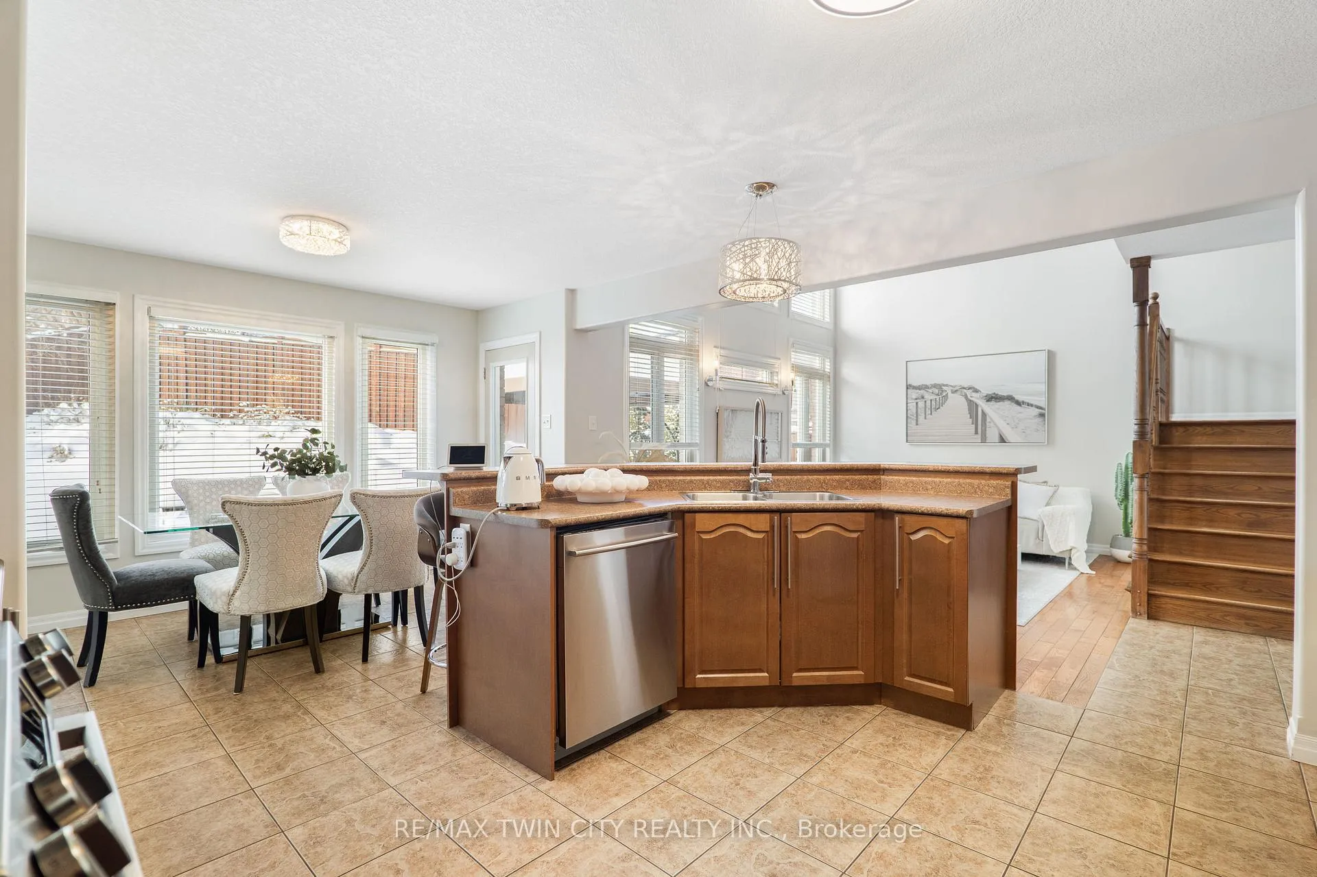 Photo 16 of 162 Banffshire Street, Kitchener — HOMEH
