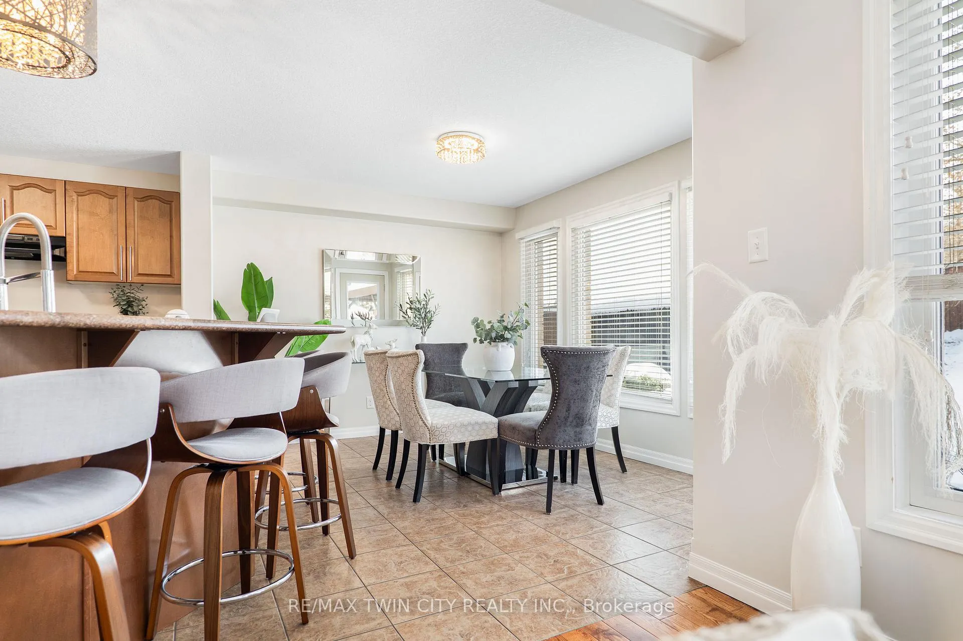 Photo 20 of 162 Banffshire Street, Kitchener — HOMEH