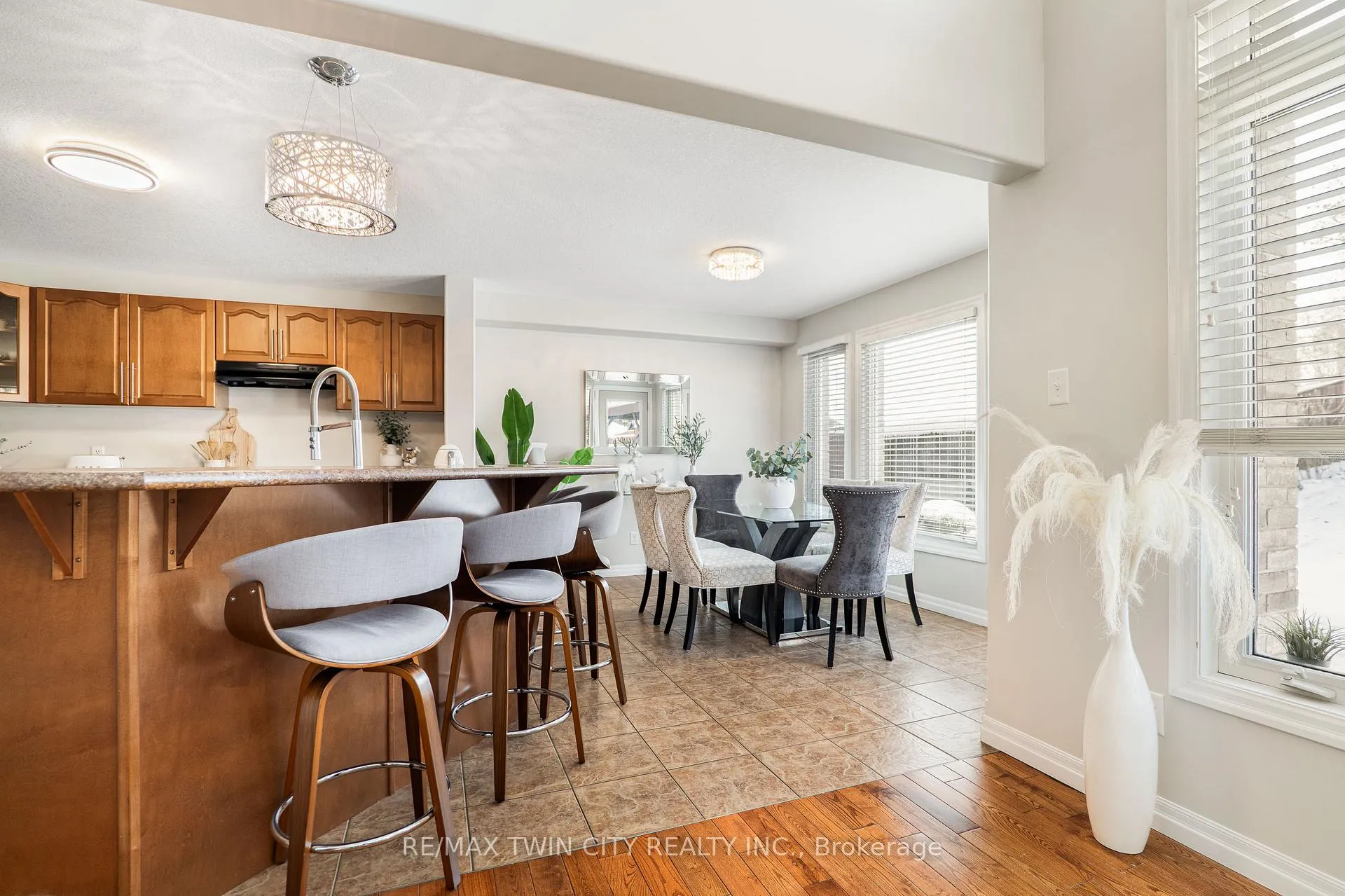 Photo 21 of 162 Banffshire Street, Kitchener — HOMEH