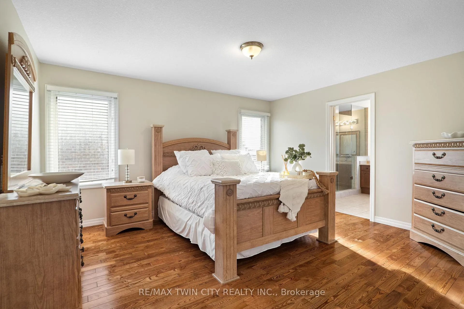 Photo 23 of 162 Banffshire Street, Kitchener — HOMEH