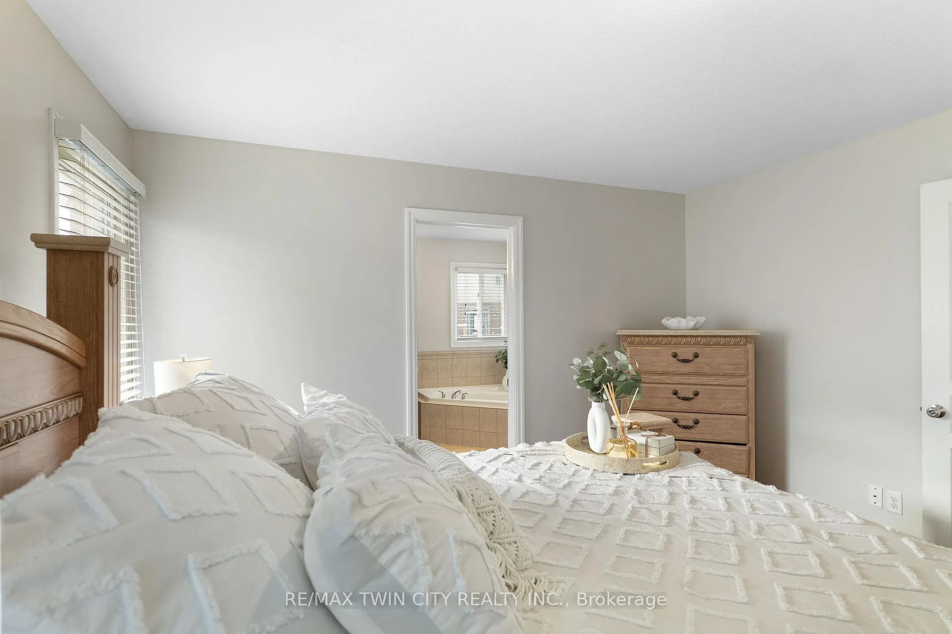 Photo 27 of 162 Banffshire Street, Kitchener — HOMEH