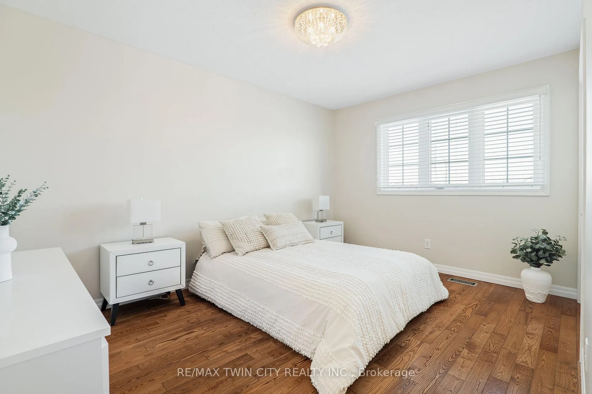 Photo 31 of 162 Banffshire Street, Kitchener — HOMEH