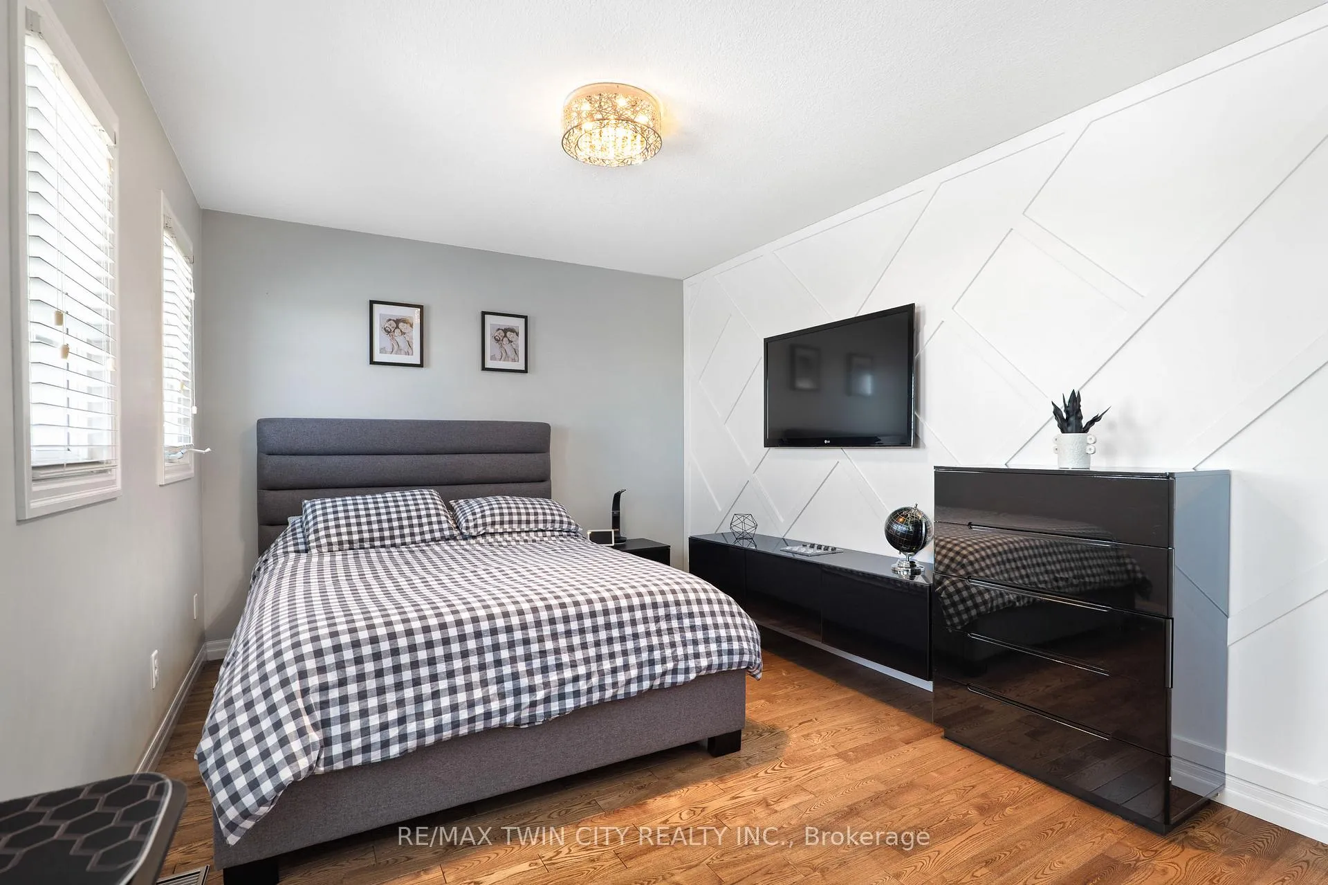 Photo 33 of 162 Banffshire Street, Kitchener — HOMEH