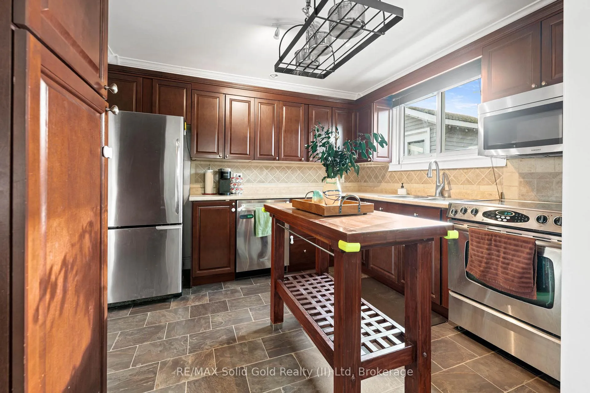 Photo 9 of 46 Barwood Crescent, Kitchener — HOMEH