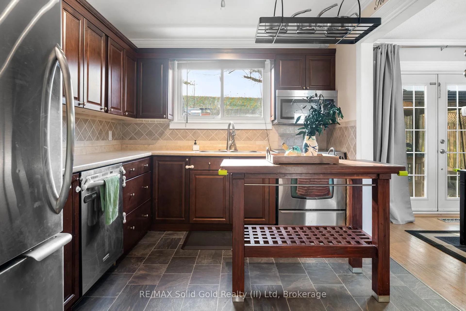 Photo 10 of 46 Barwood Crescent, Kitchener — HOMEH