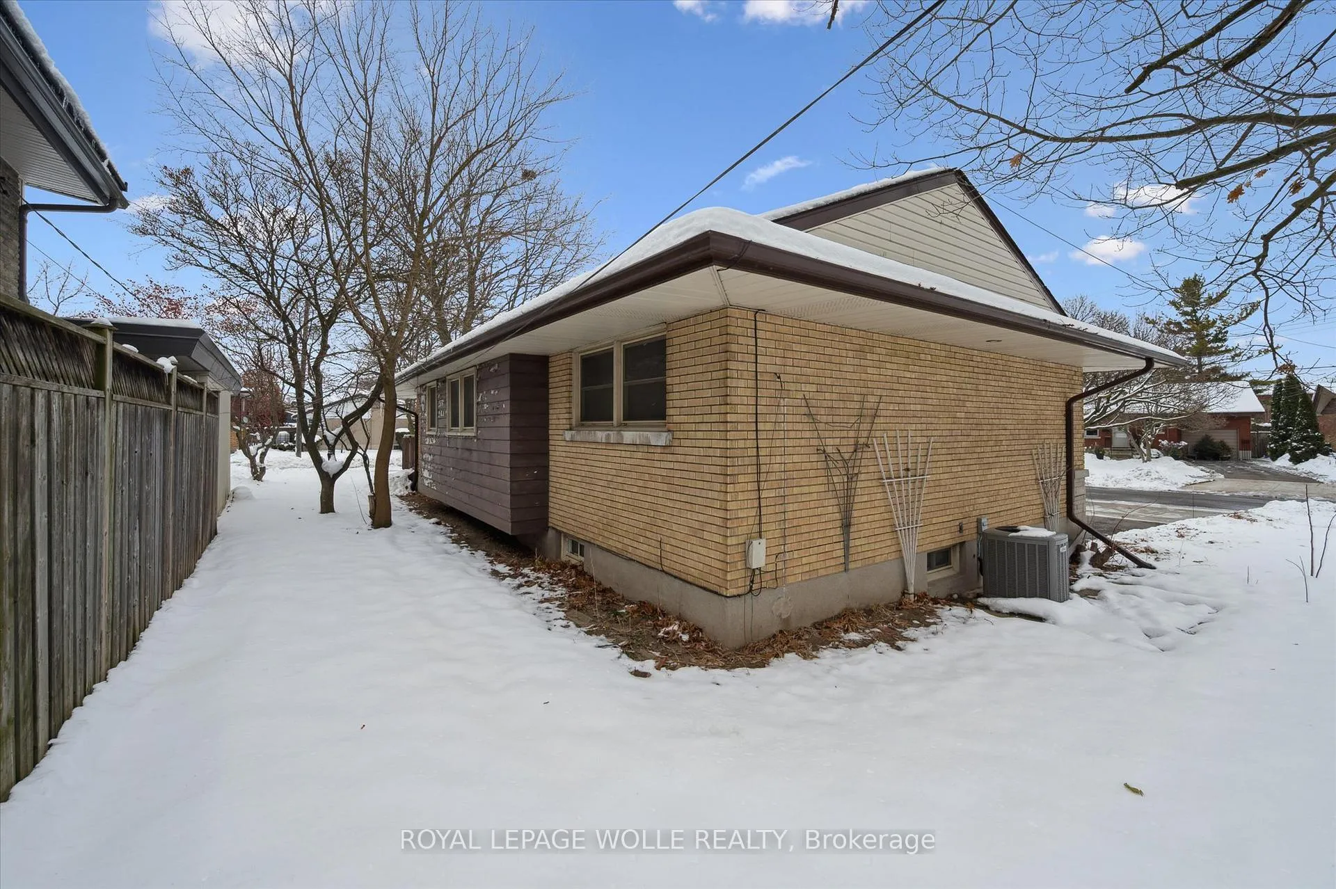 Photo 10 of 120 Islington Avenue, Kitchener — HOMEH