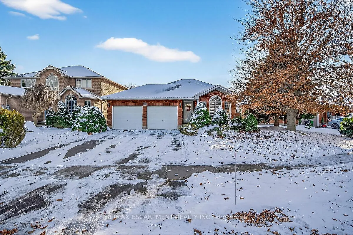 Photo 2 of 218 Portage Lane, Hamilton, Rural Glanbrook — HOMEH