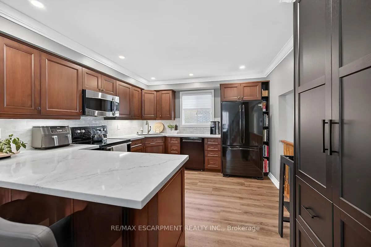 Photo 16 of 218 Portage Lane, Hamilton, Rural Glanbrook — HOMEH