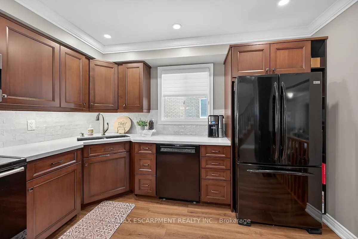Photo 17 of 218 Portage Lane, Hamilton, Rural Glanbrook — HOMEH