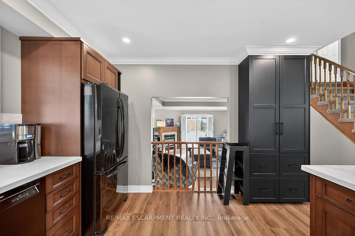Photo 20 of 218 Portage Lane, Hamilton, Rural Glanbrook — HOMEH