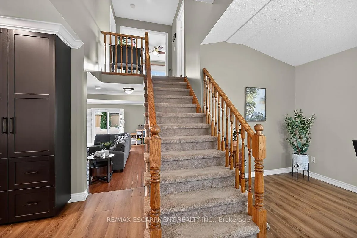 Photo 21 of 218 Portage Lane, Hamilton, Rural Glanbrook — HOMEH