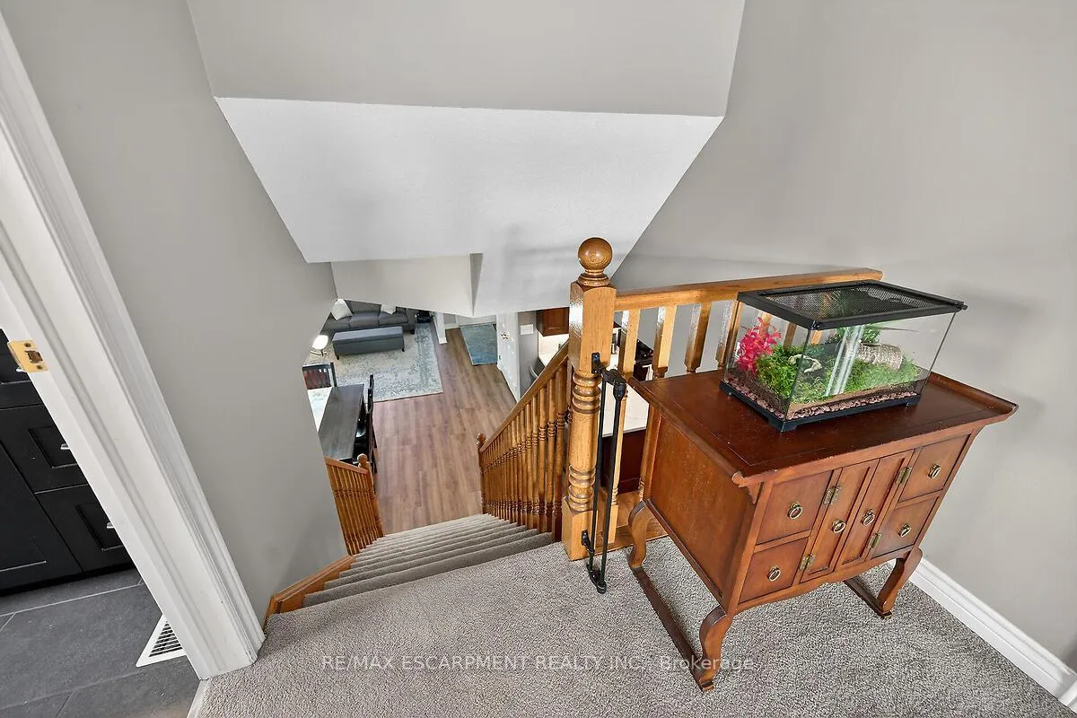 Photo 22 of 218 Portage Lane, Hamilton, Rural Glanbrook — HOMEH