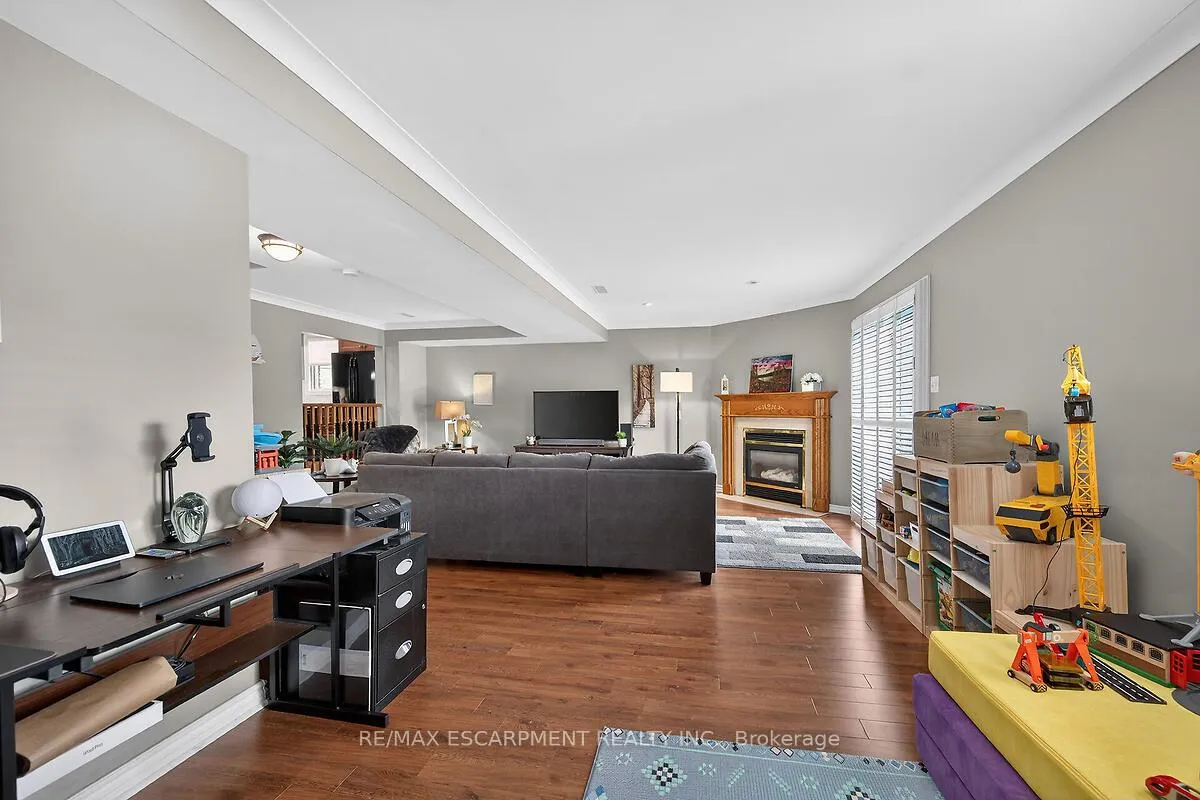 Photo 35 of 218 Portage Lane, Hamilton, Rural Glanbrook — HOMEH