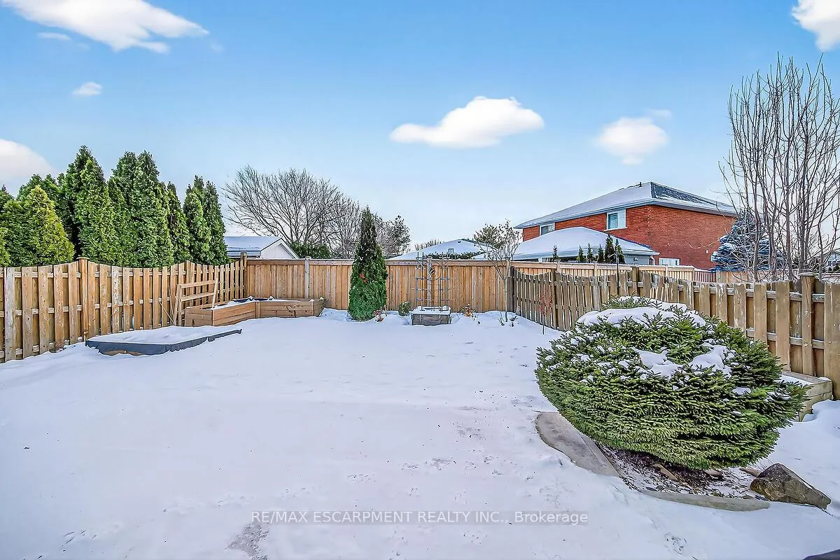Photo 40 of 218 Portage Lane, Hamilton, Rural Glanbrook — HOMEH