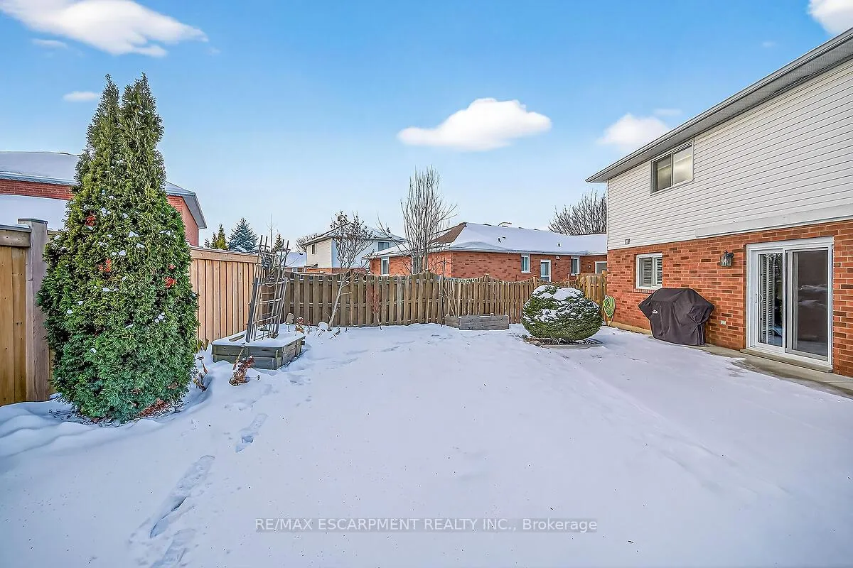 Photo 44 of 218 Portage Lane, Hamilton, Rural Glanbrook — HOMEH
