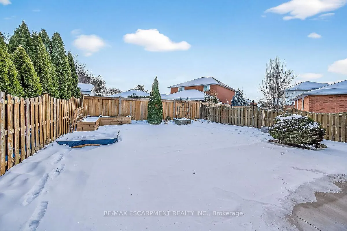 Photo 45 of 218 Portage Lane, Hamilton, Rural Glanbrook — HOMEH