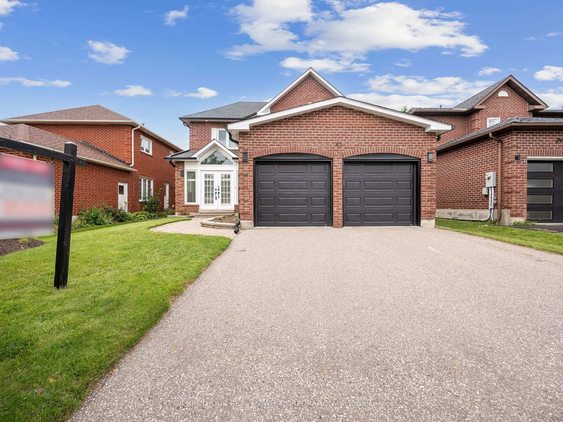 Photo 2 of 81 John Stiver Crescent, Markham, Buttonville — HOMEH