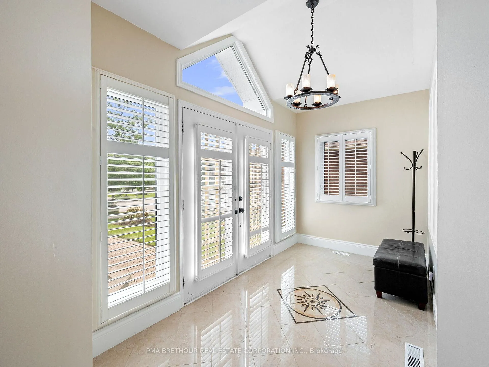 Photo 3 of 81 John Stiver Crescent, Markham, Buttonville — HOMEH