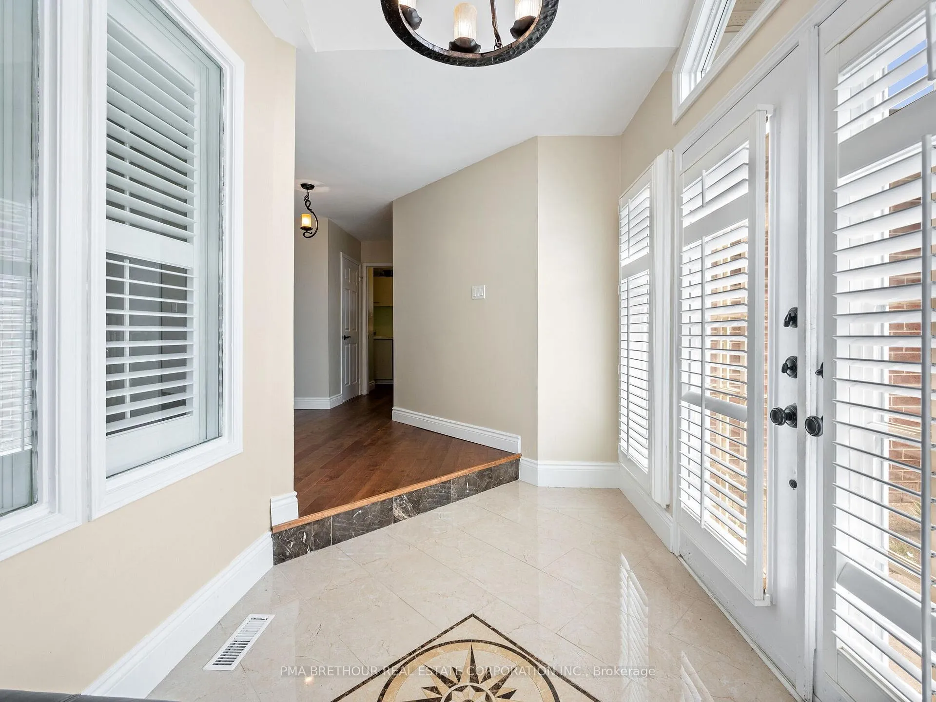 Photo 4 of 81 John Stiver Crescent, Markham, Buttonville — HOMEH