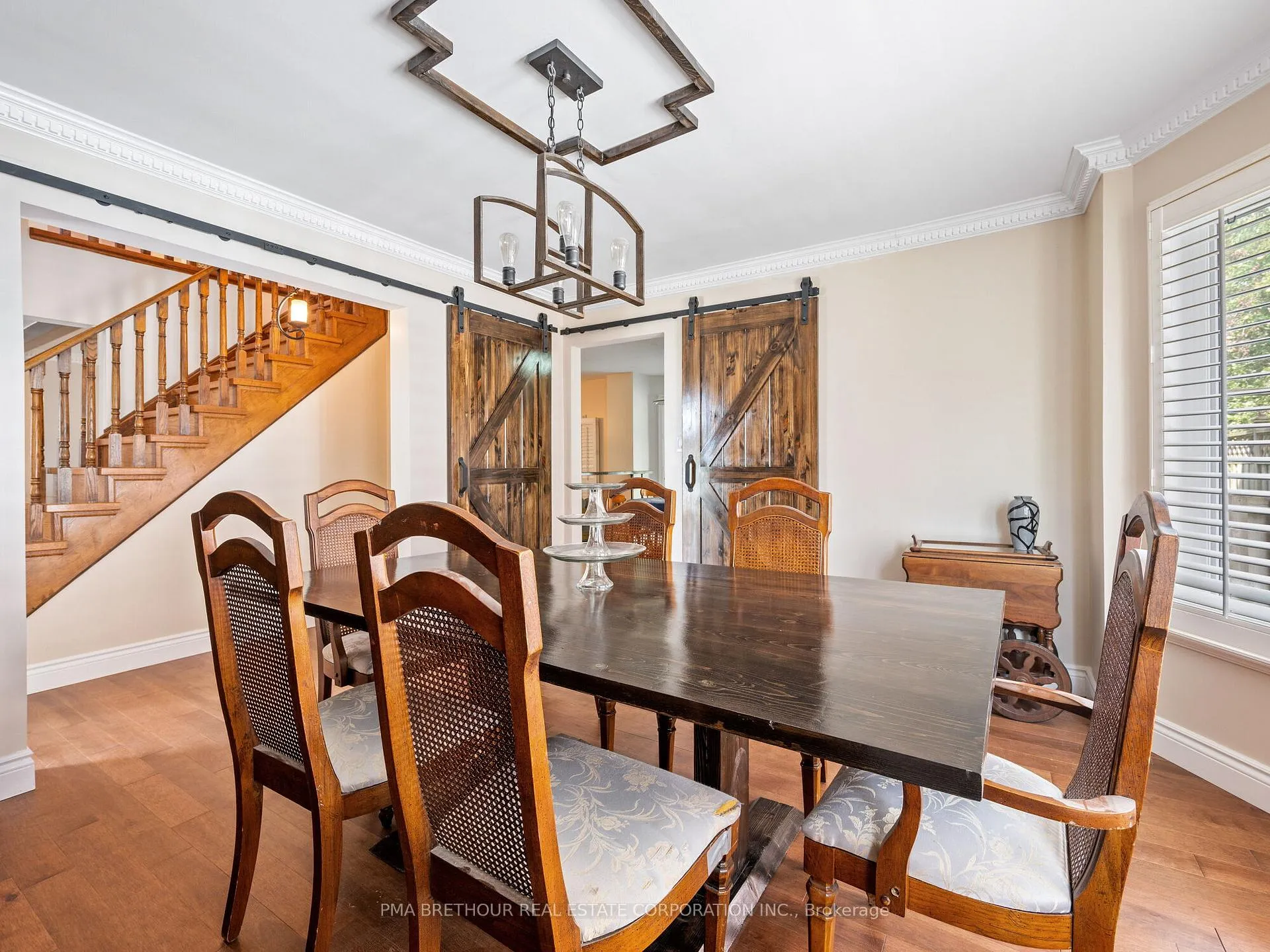 Photo 8 of 81 John Stiver Crescent, Markham, Buttonville — HOMEH