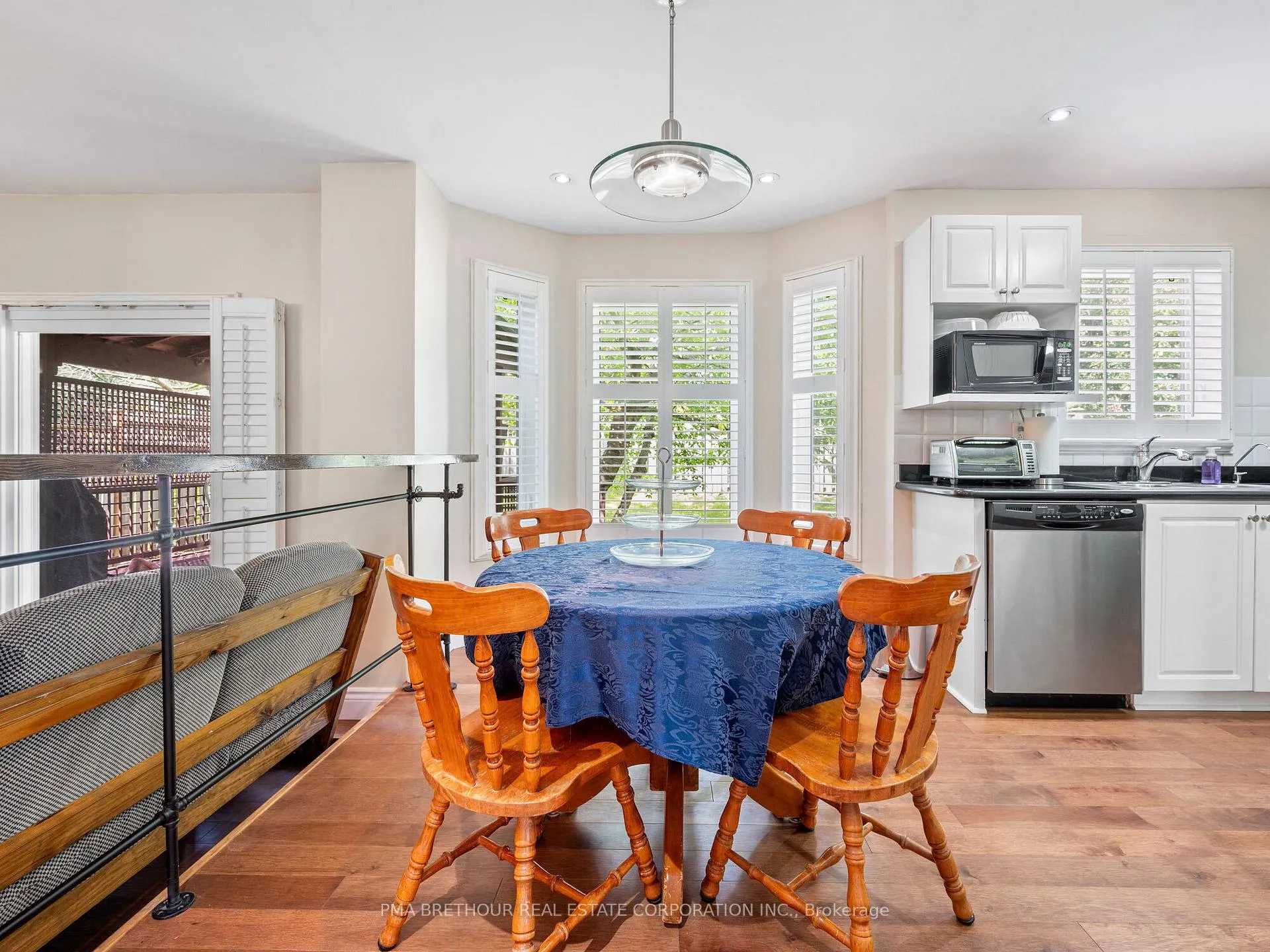 Photo 9 of 81 John Stiver Crescent, Markham, Buttonville — HOMEH