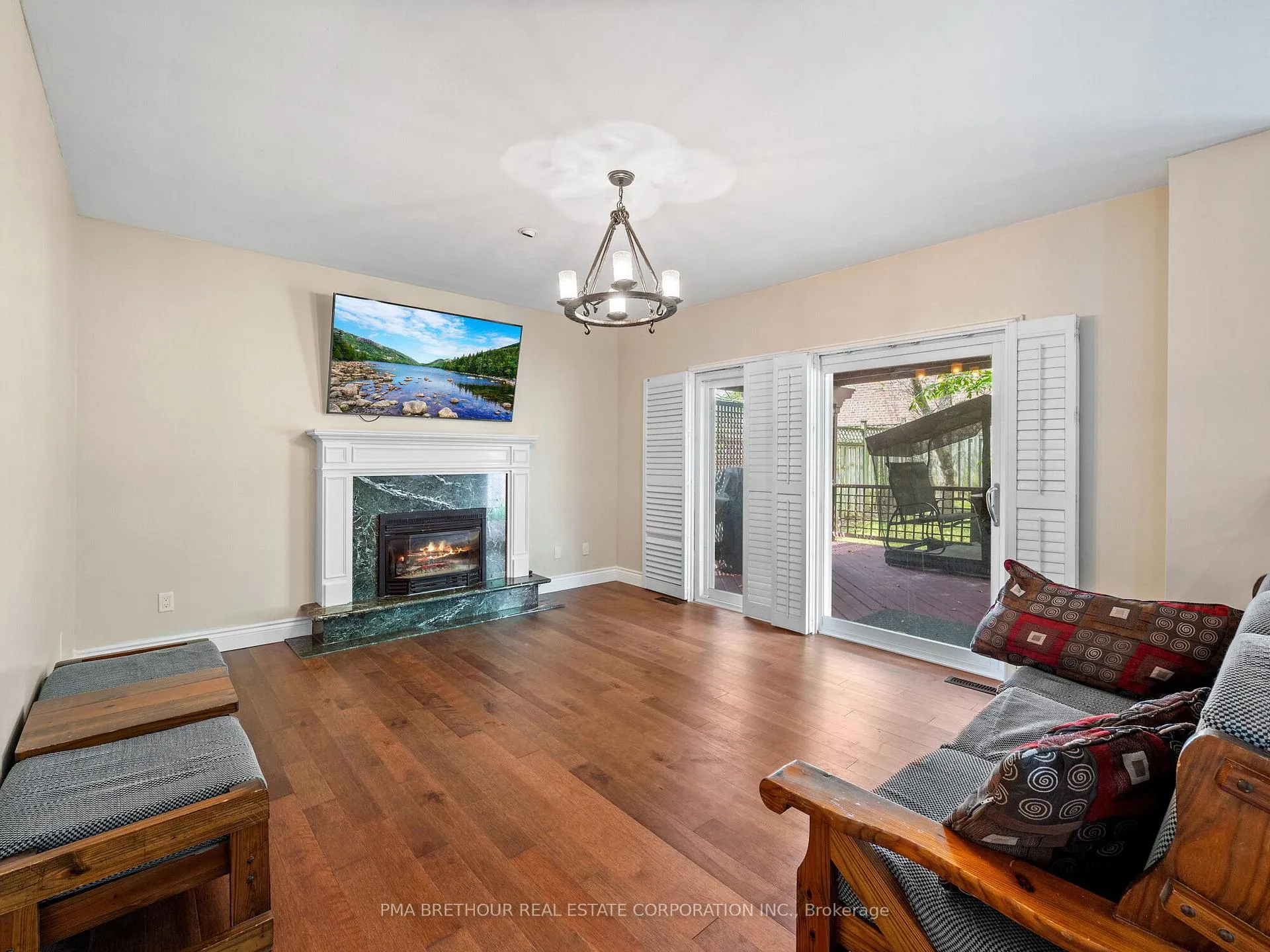 Photo 12 of 81 John Stiver Crescent, Markham, Buttonville — HOMEH