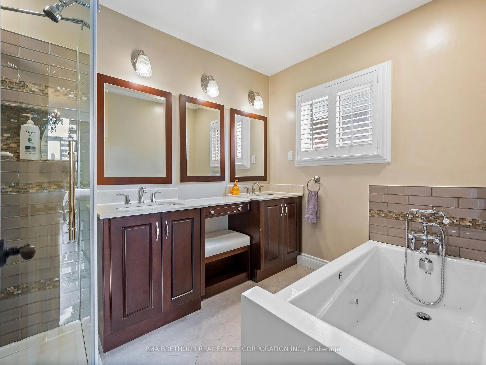 Photo 18 of 81 John Stiver Crescent, Markham, Buttonville — HOMEH