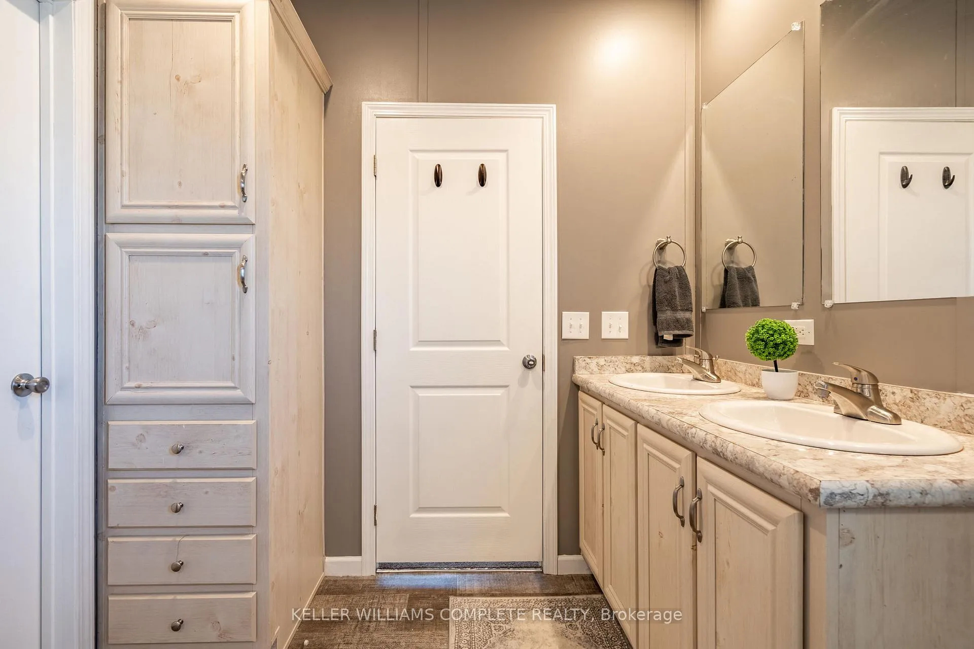 Photo 15 of 4 Bent Willow Court, Brampton, Fletcher's Creek South — HOMEH
