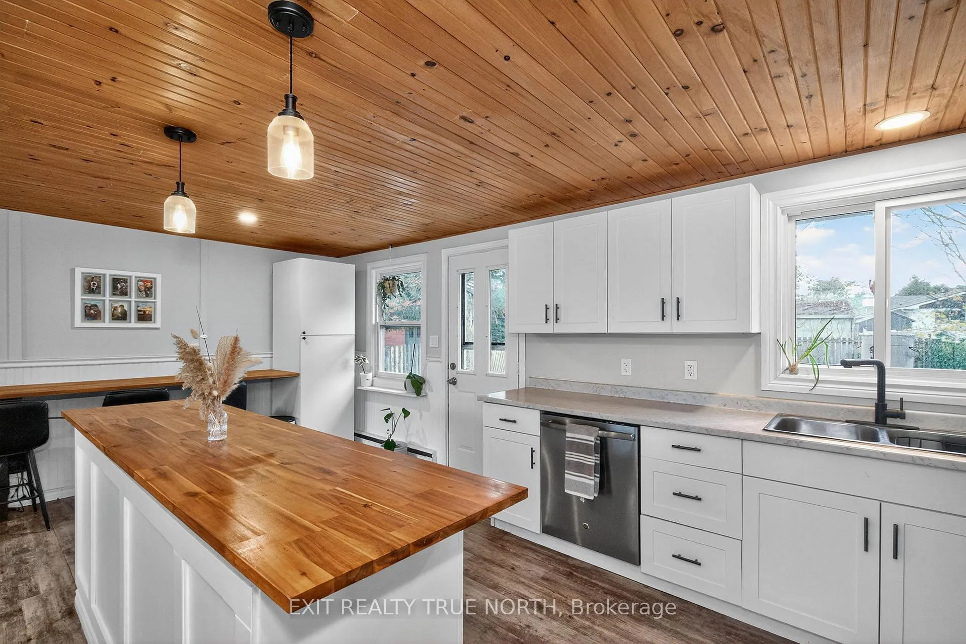 Photo 10 of 152 Holditch Street, Bracebridge, Monck (Bracebridge) — HOMEH